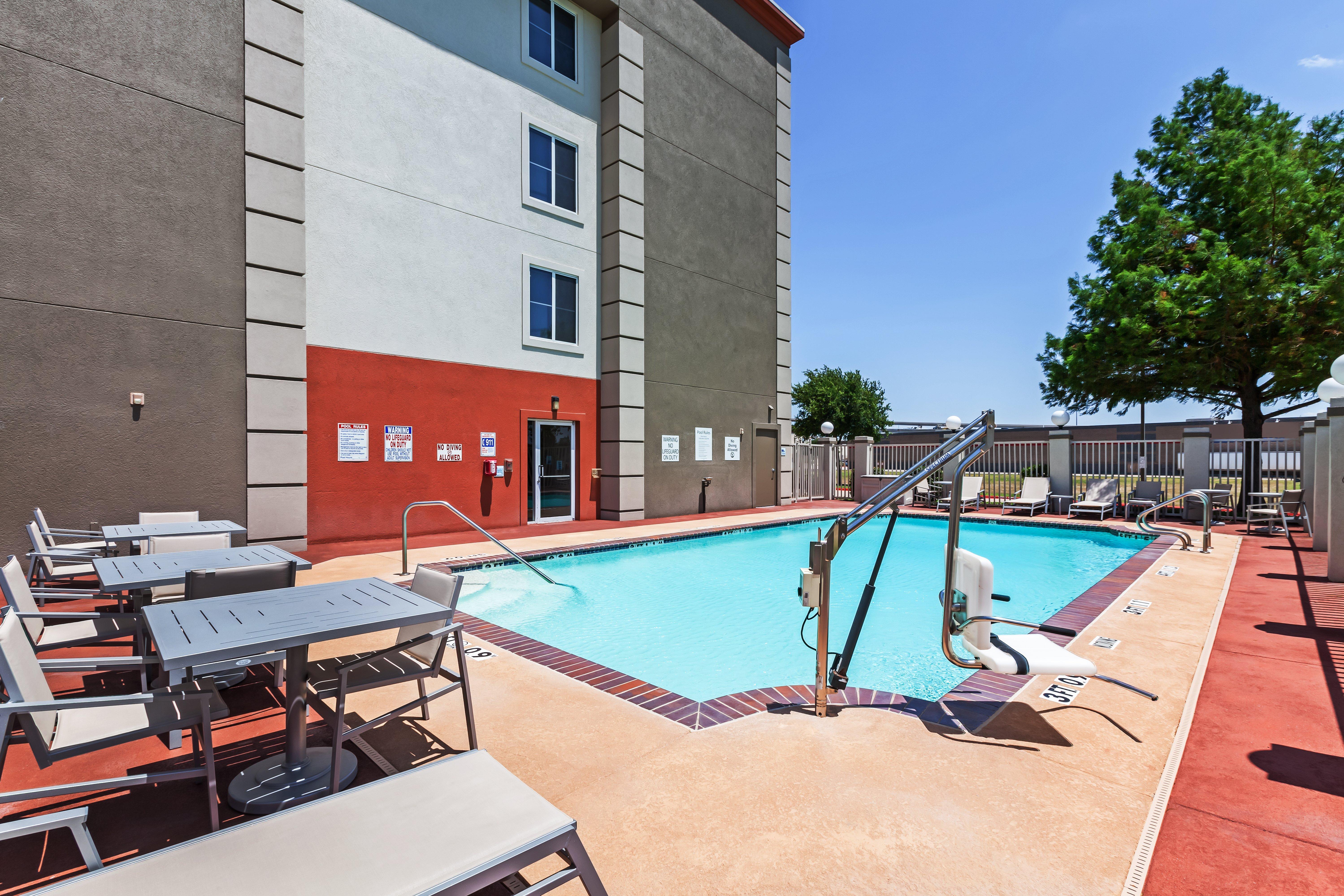 Holiday Inn Express Hotel & Suites Dallas Lewisville By Ihg Exteriör bild